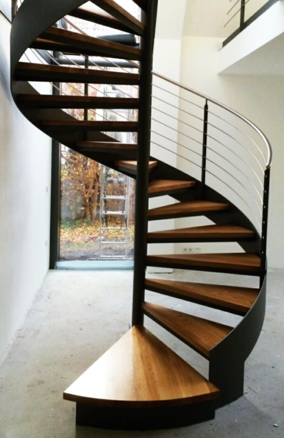 escalera de madera y hierro